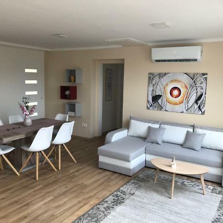 Villa Relax Komfortlak Gardony Ngoại thất bức ảnh