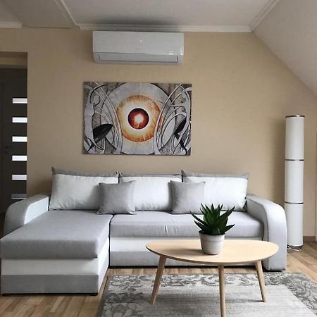 Villa Relax Komfortlak Gardony Ngoại thất bức ảnh